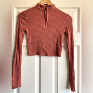 SO Cropped zip-up mock neck size XS